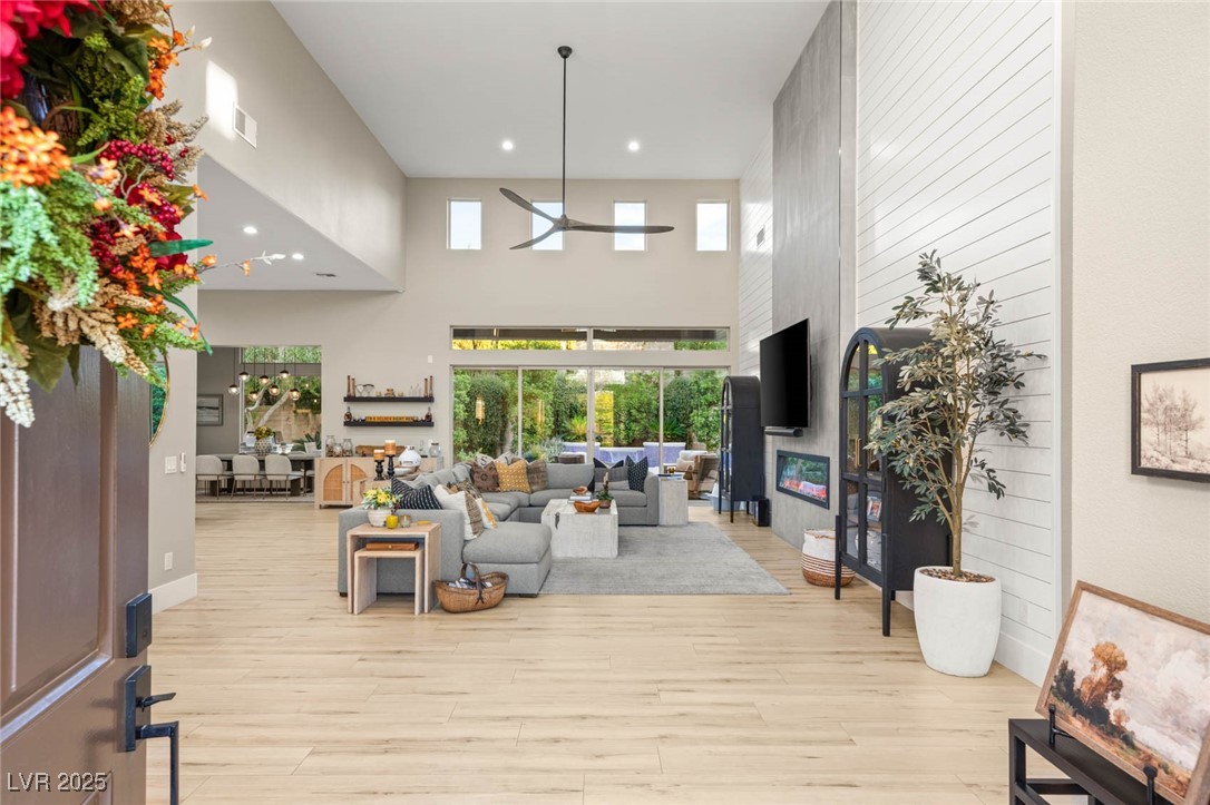 2 El Macero Court Property Photo 1