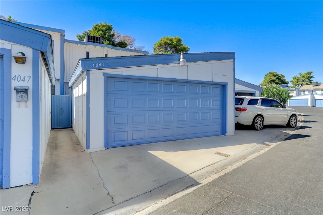 4045 Great Plains Way Property Photo 4