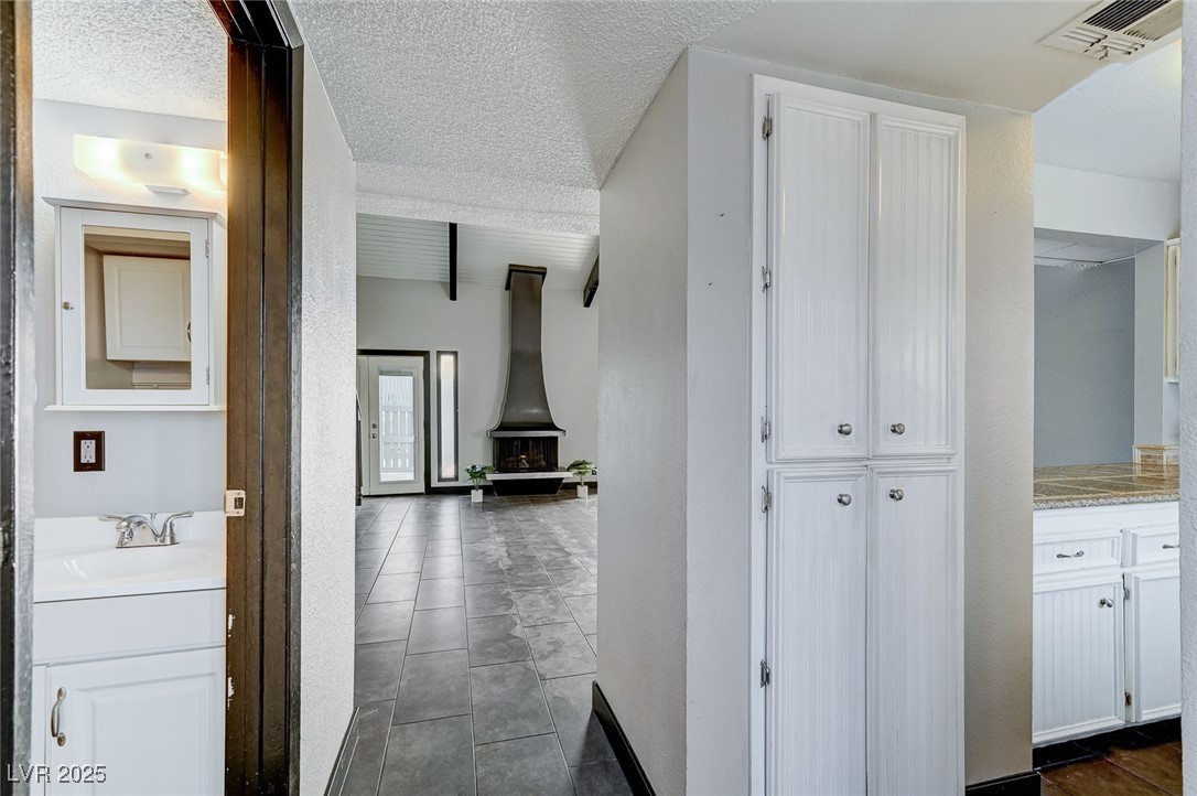 4045 Great Plains Way Property Photo 11