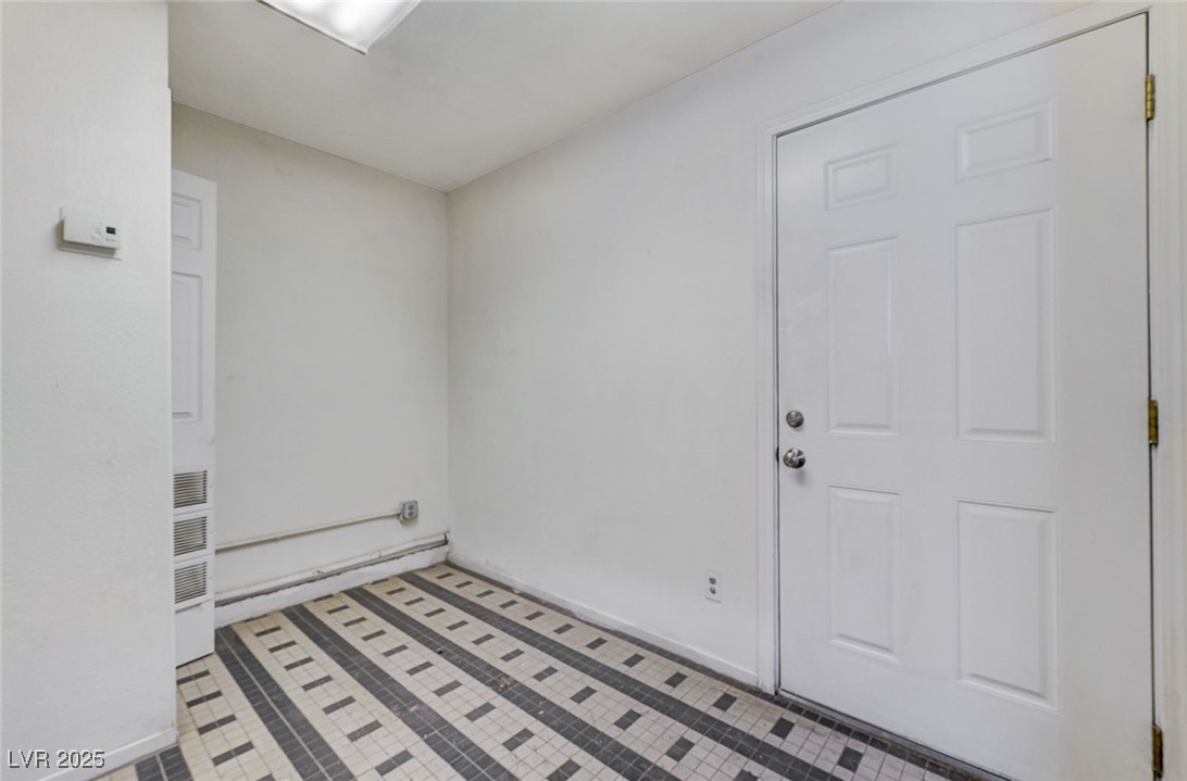 4045 Great Plains Way Property Photo 29