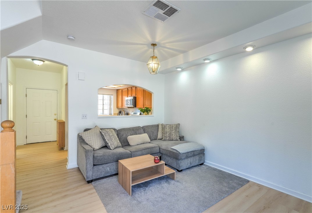 355 Seine Way N Property Photo 1