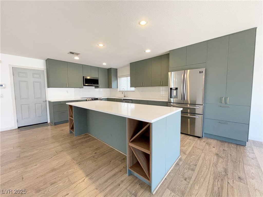 3548 Silver Bend Avenue Property Photo 7