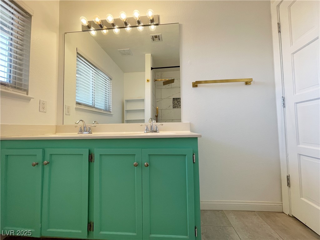 3548 Silver Bend Avenue Property Photo 12