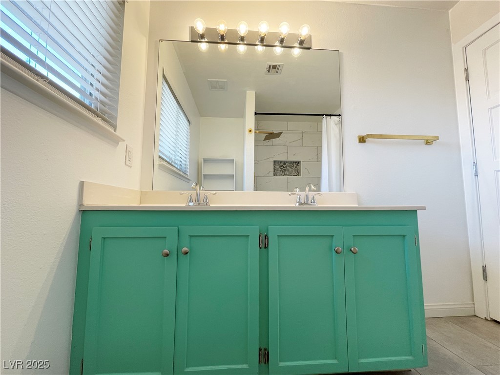 3548 Silver Bend Avenue Property Photo 13