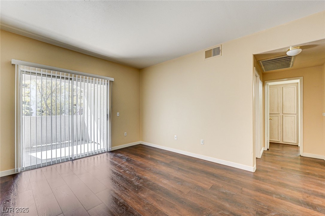 2615 West Gary Avenue 2054 Property Photo 5