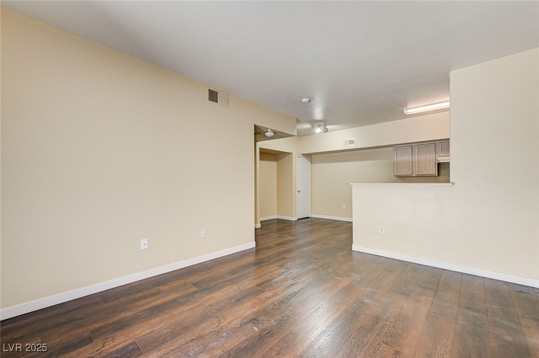 2615 West Gary Avenue 2054 Property Photo 6