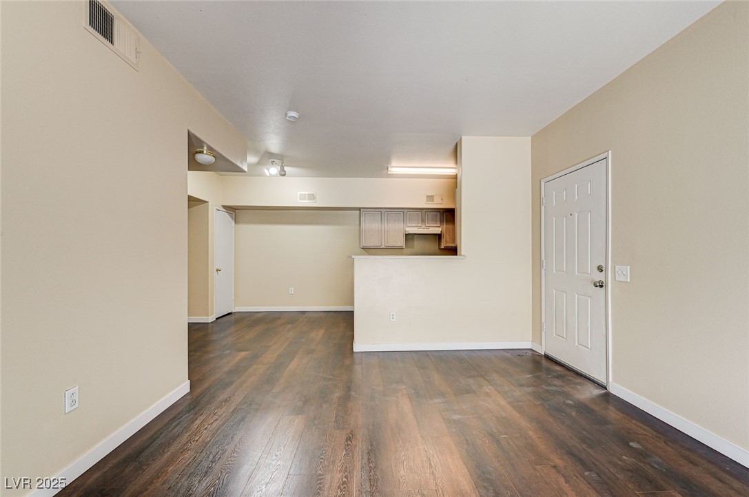 2615 West Gary Avenue 2054 Property Photo 7