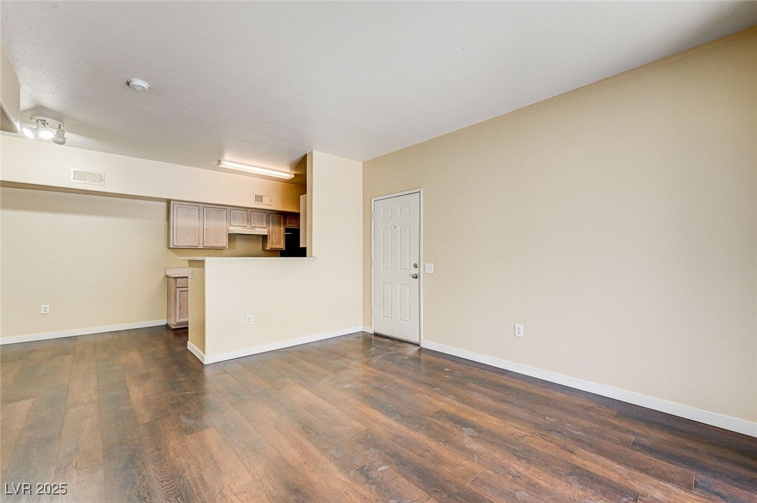 2615 West Gary Avenue 2054 Property Photo 8