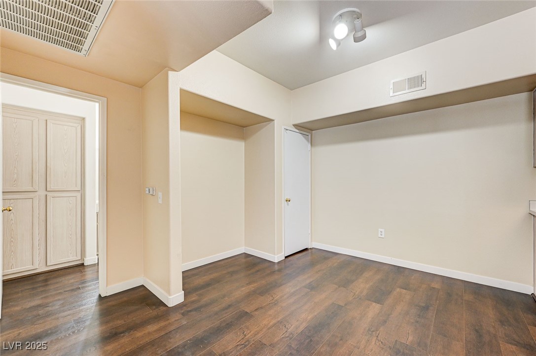 2615 West Gary Avenue 2054 Property Photo 10