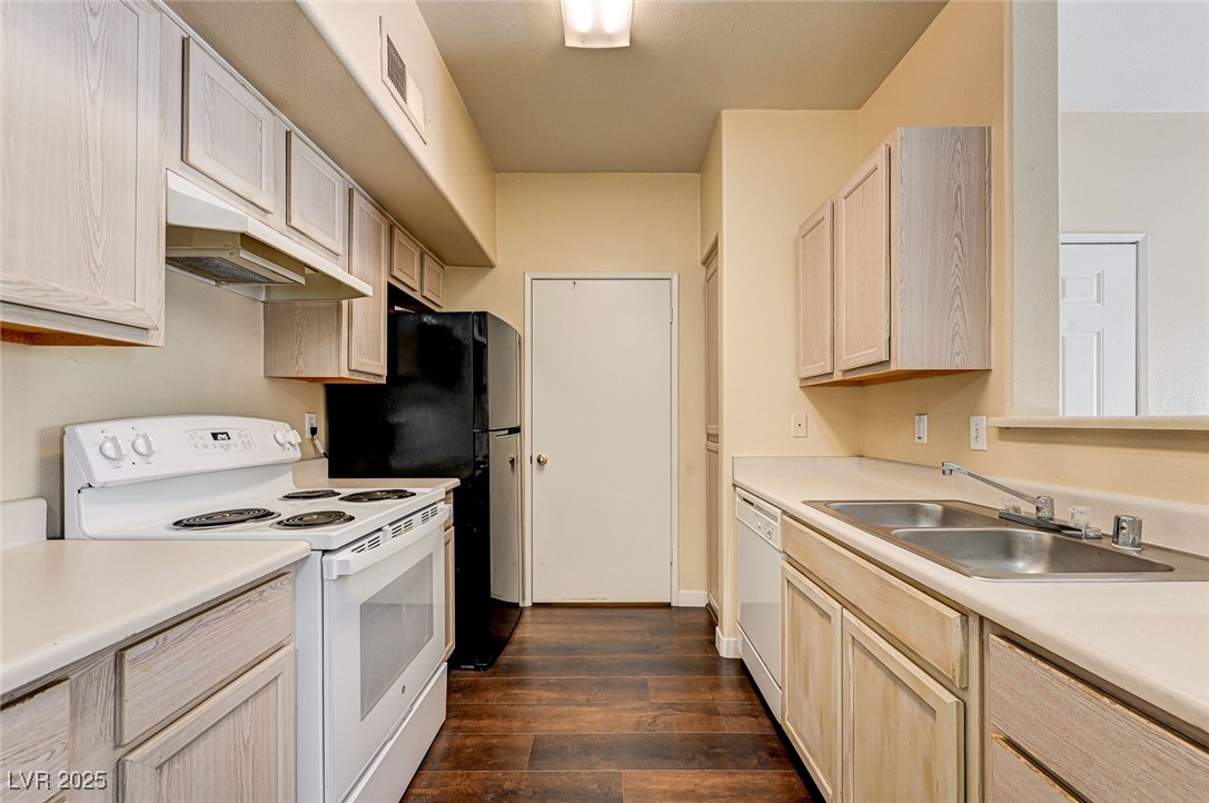 2615 West Gary Avenue 2054 Property Photo 12