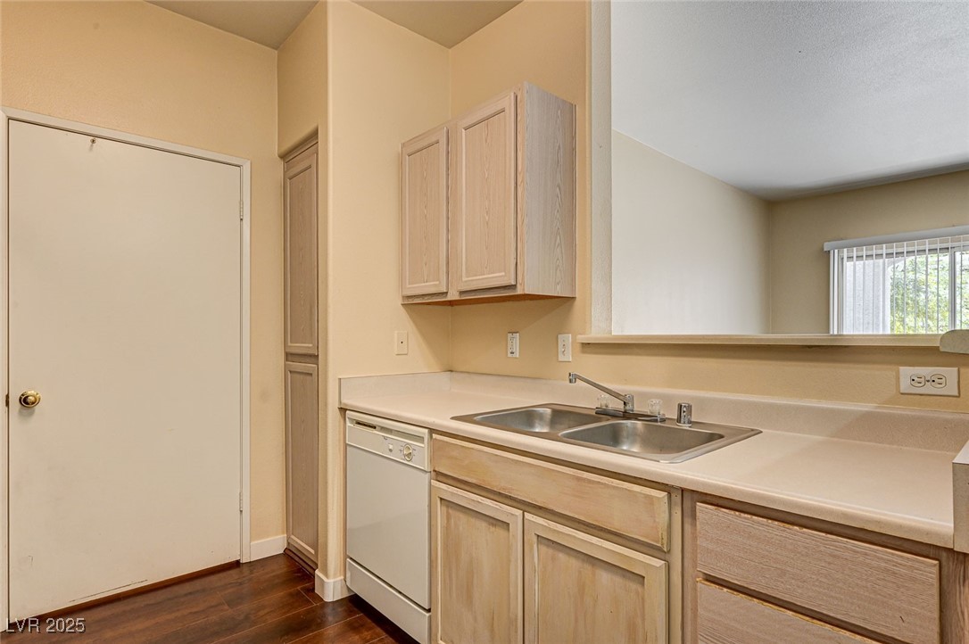 2615 West Gary Avenue 2054 Property Photo 13