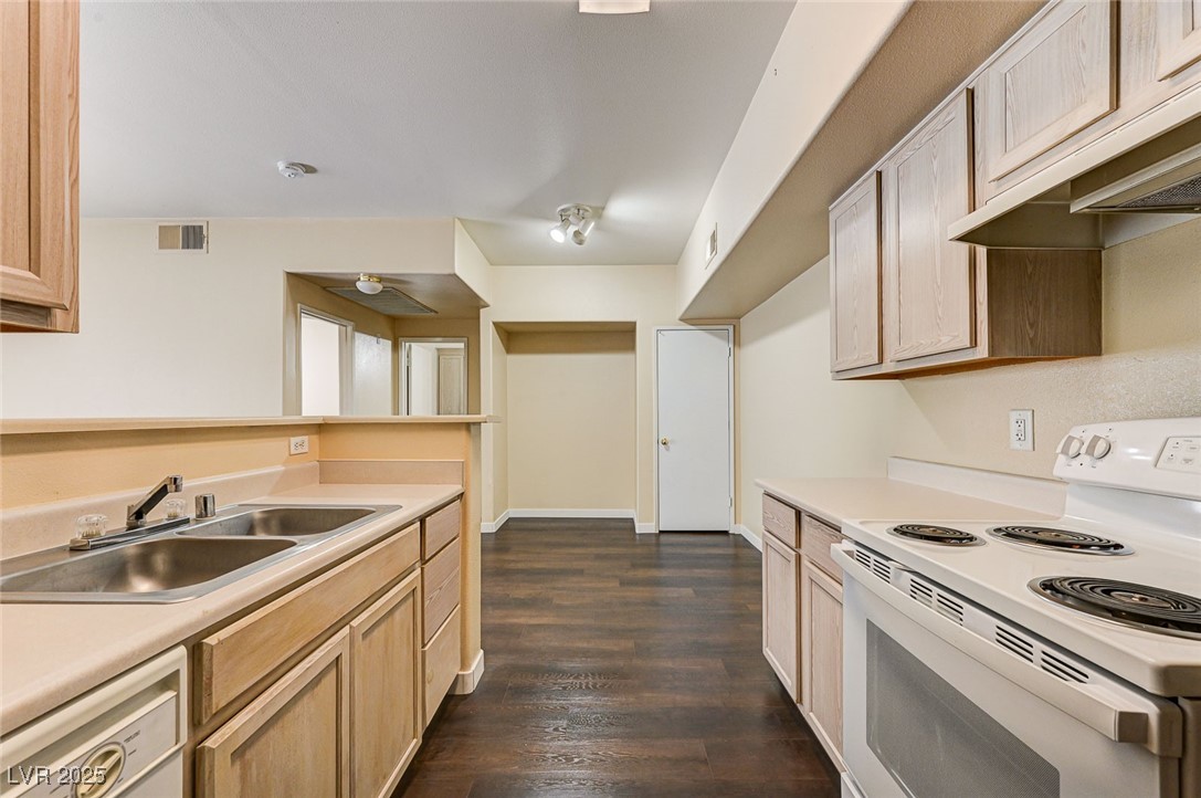 2615 West Gary Avenue 2054 Property Photo 15