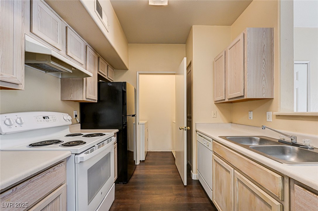 2615 West Gary Avenue 2054 Property Photo 16