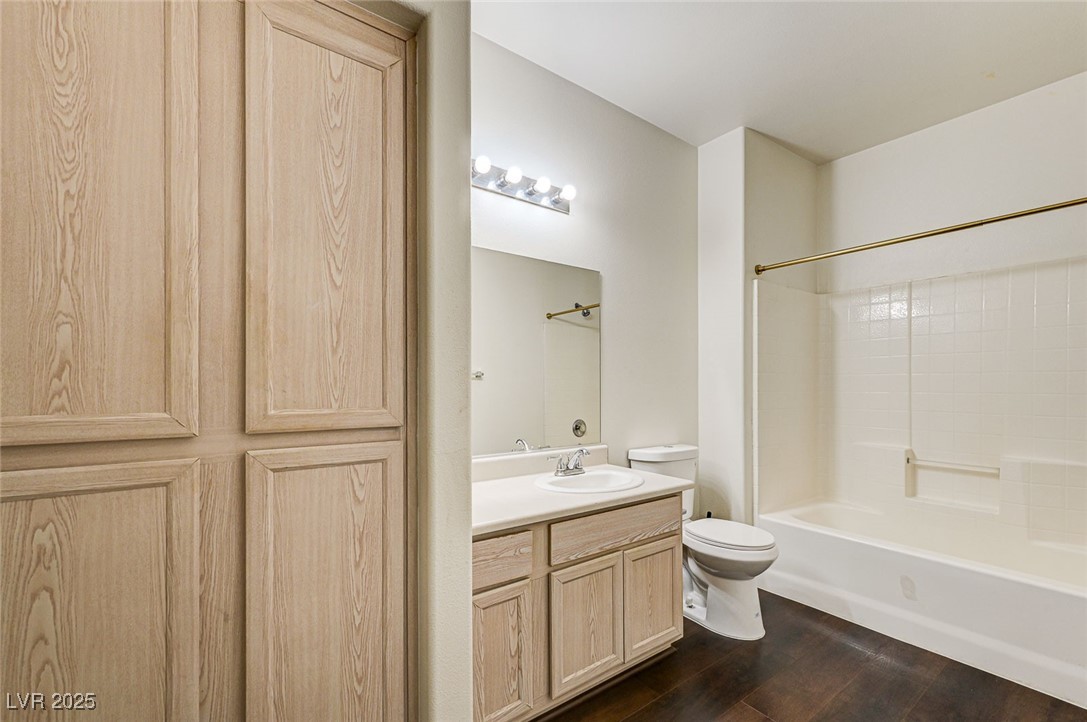 2615 West Gary Avenue 2054 Property Photo 22