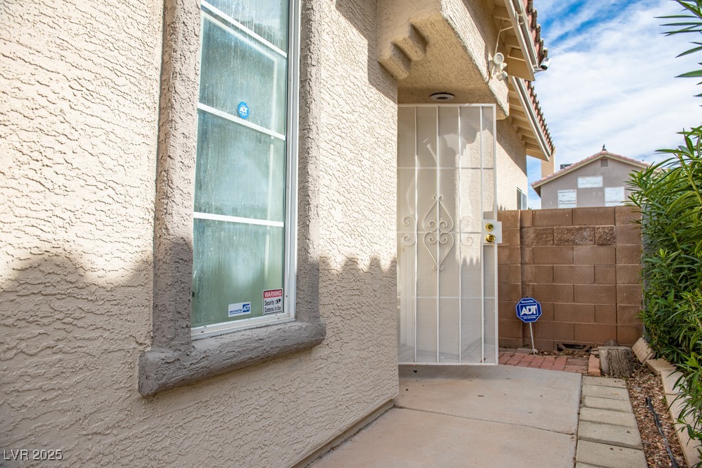6984 Wineberry Drive Property Photo 3