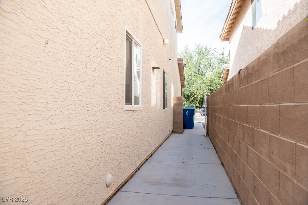 6984 Wineberry Drive Property Photo 38