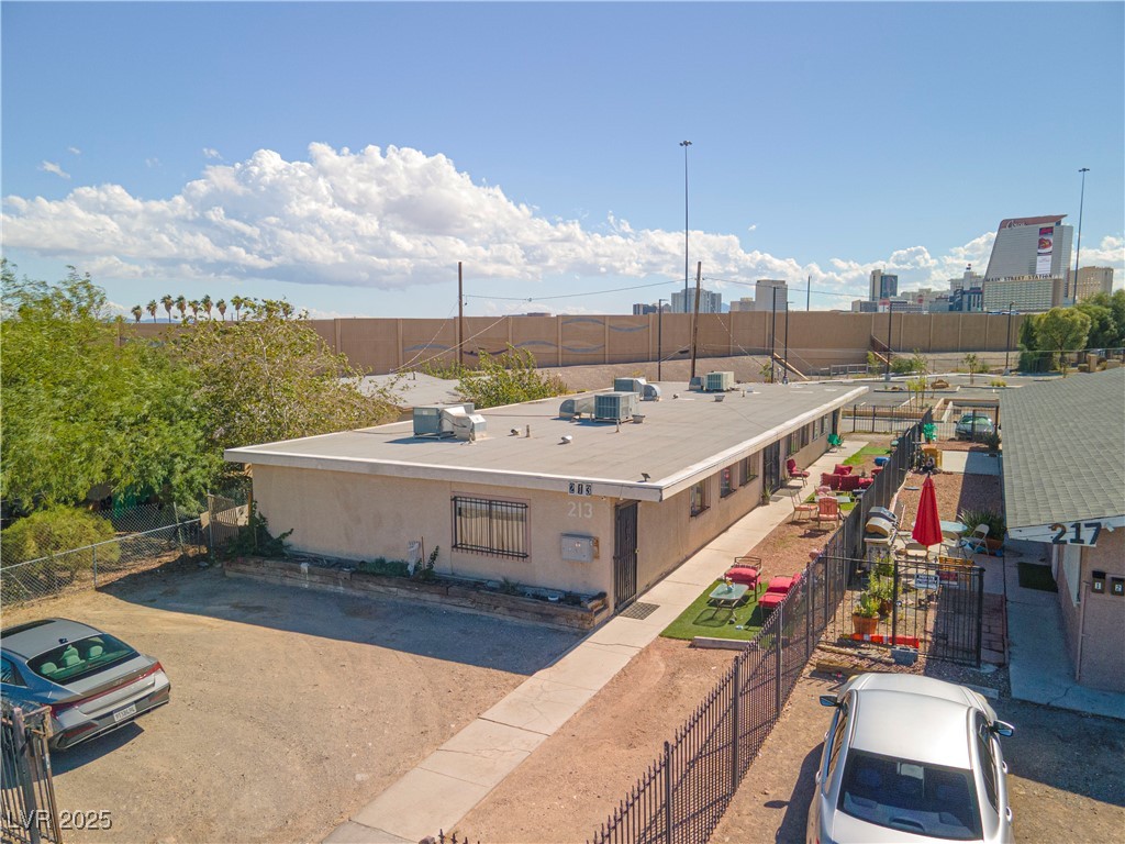 213 Jefferson Avenue Property Photo 2