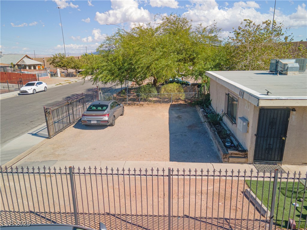 213 Jefferson Avenue Property Photo 3