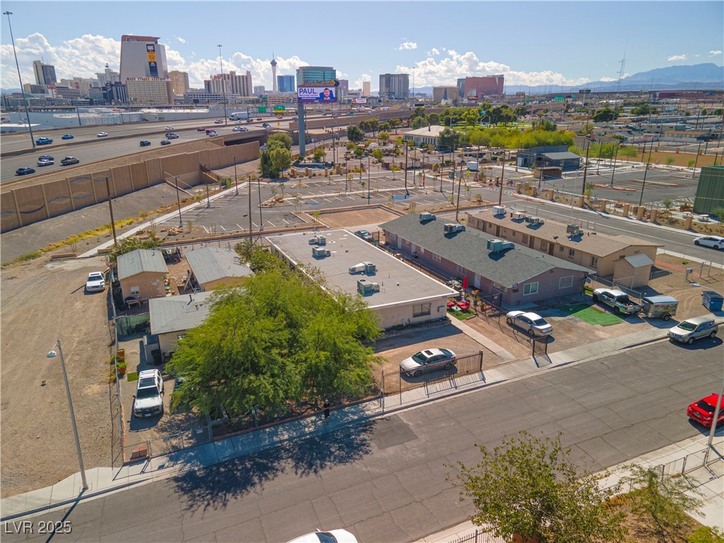 213 Jefferson Avenue Property Photo 34