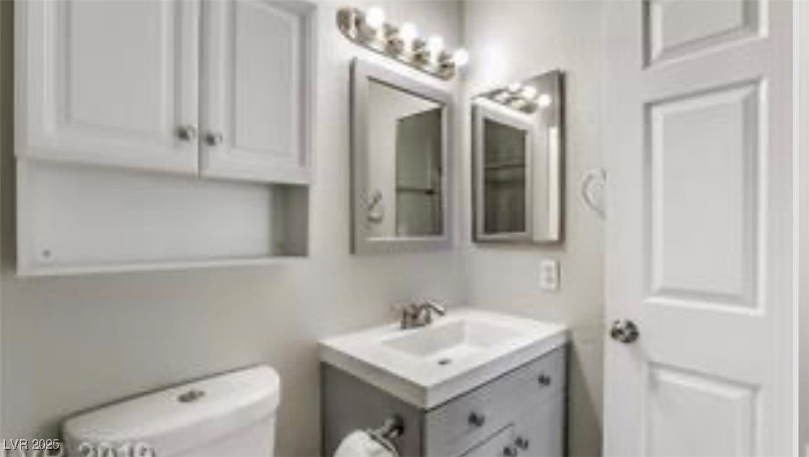 390 Rosado Springs Street Property Photo 6