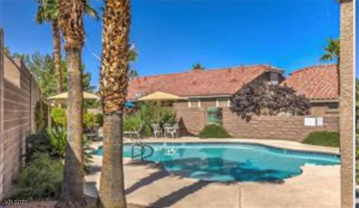 390 Rosado Springs Street Property Photo 16