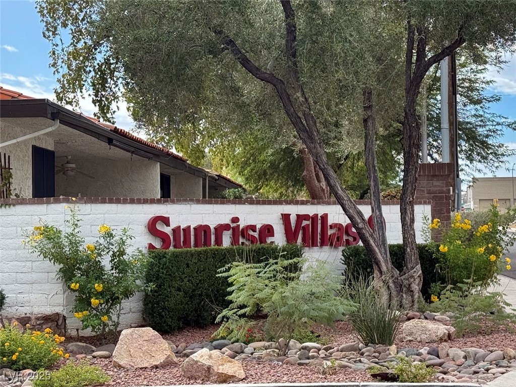 2587 Laconia Avenue Property Photo 1