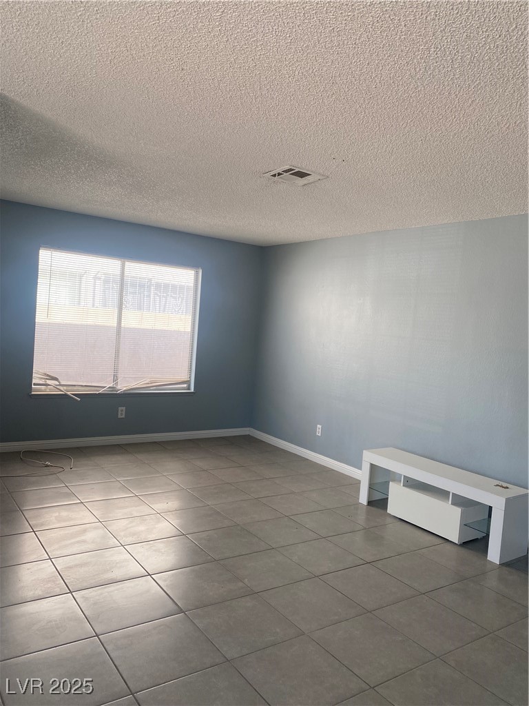 3837 Kellogg Avenue Property Photo 5
