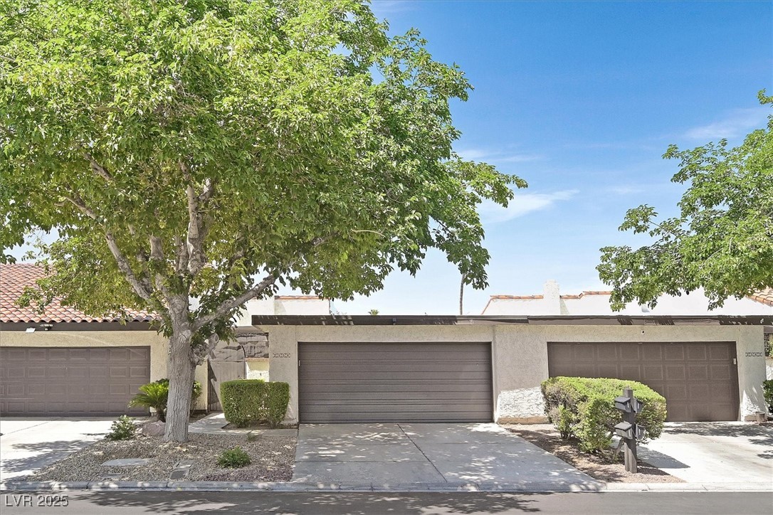 2558 La Fortuna Avenue Property Photo 1