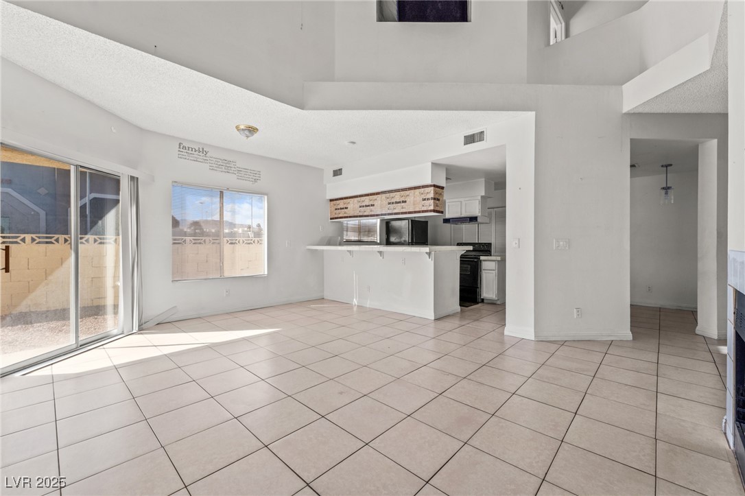 6673 Silver Penny Avenue Property Photo 8