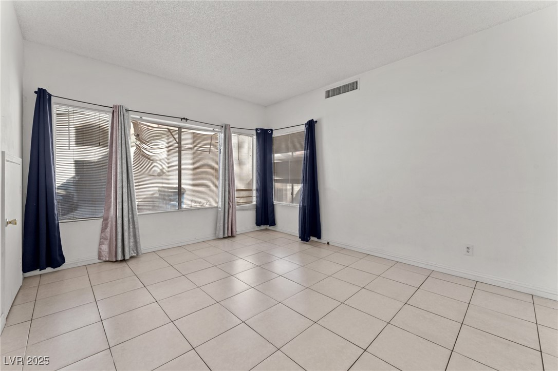 6673 Silver Penny Avenue Property Photo 13