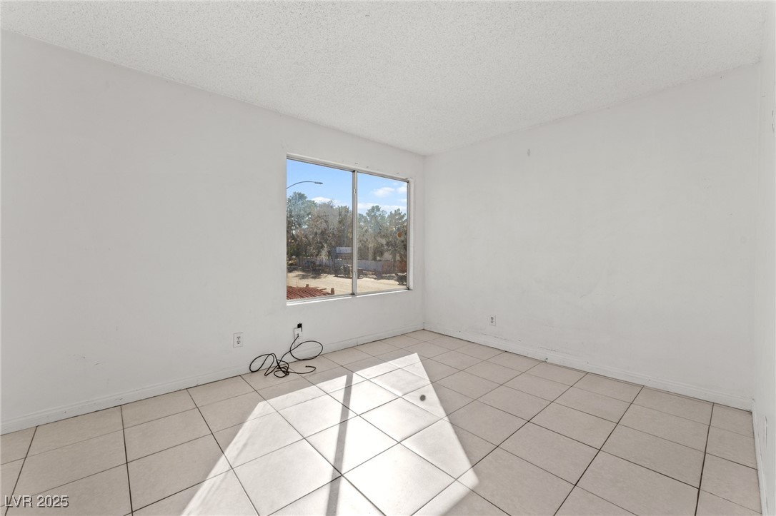 6673 Silver Penny Avenue Property Photo 28