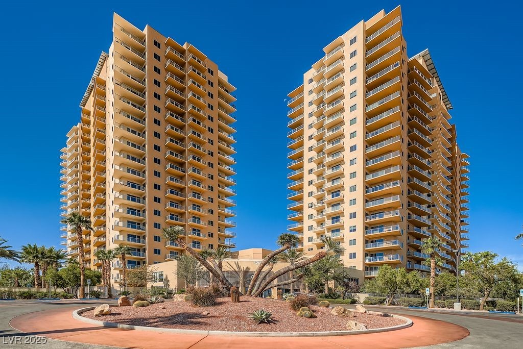 8255 Las Vegas Boulevard 1503 Property Photo 2