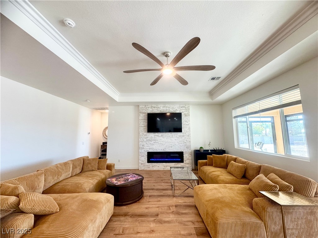 6440 Montclair Street Property Photo 8