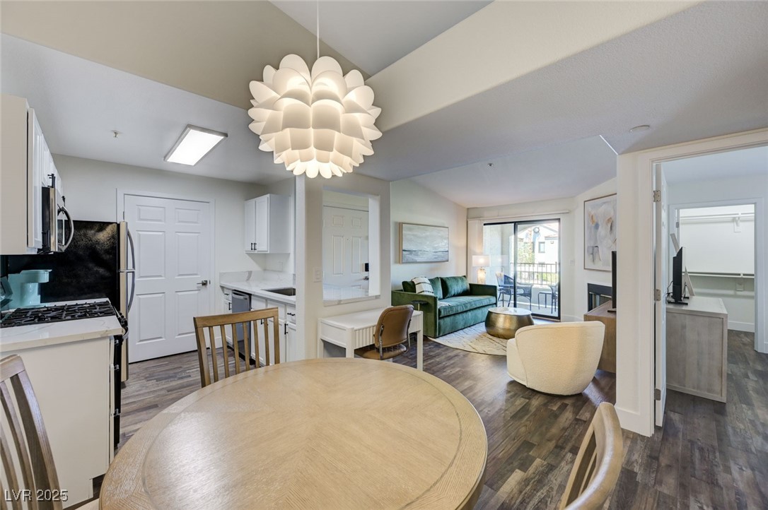 2727737 Property Photo 19
