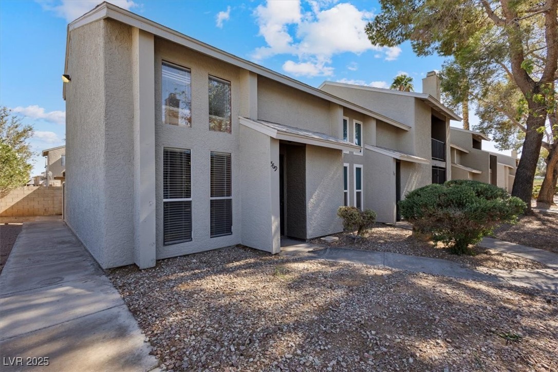 569 Sellers Place Property Photo 4