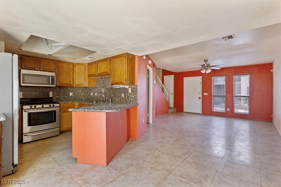 569 Sellers Place Property Photo 5