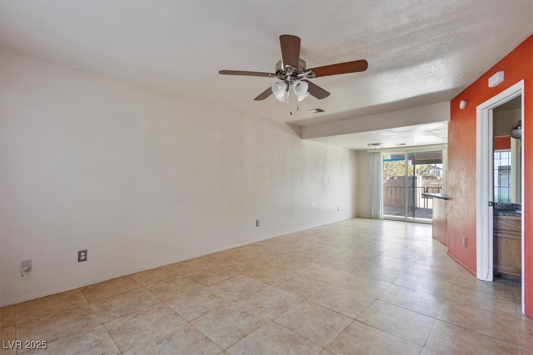 569 Sellers Place Property Photo 10