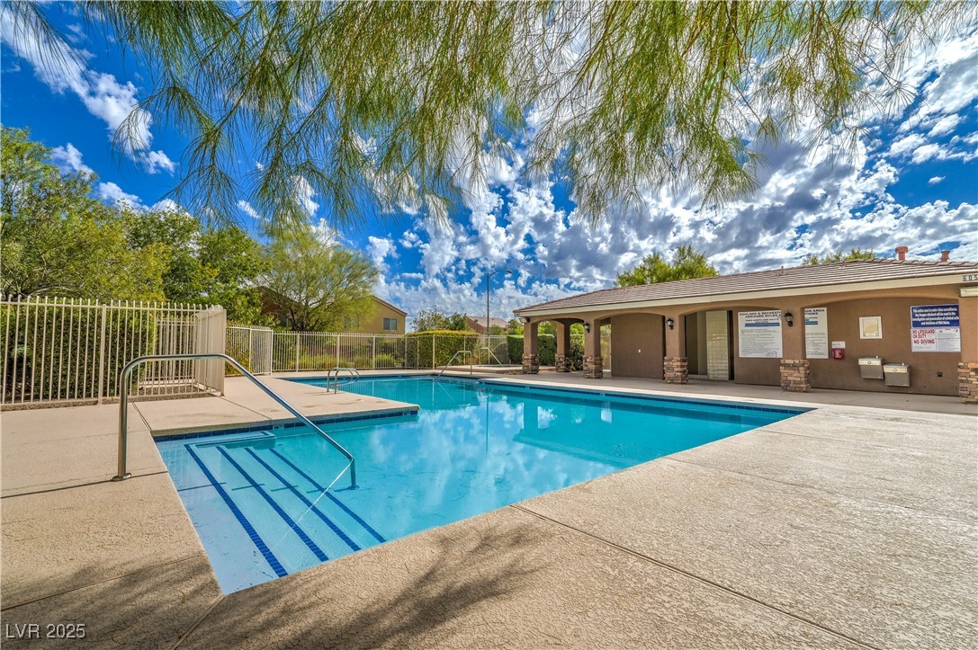 9427 Liquid Loco Street Property Photo 2