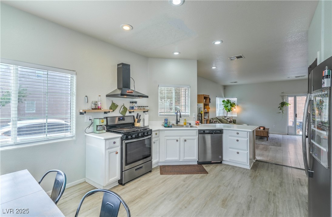 9427 Liquid Loco Street Property Photo 4