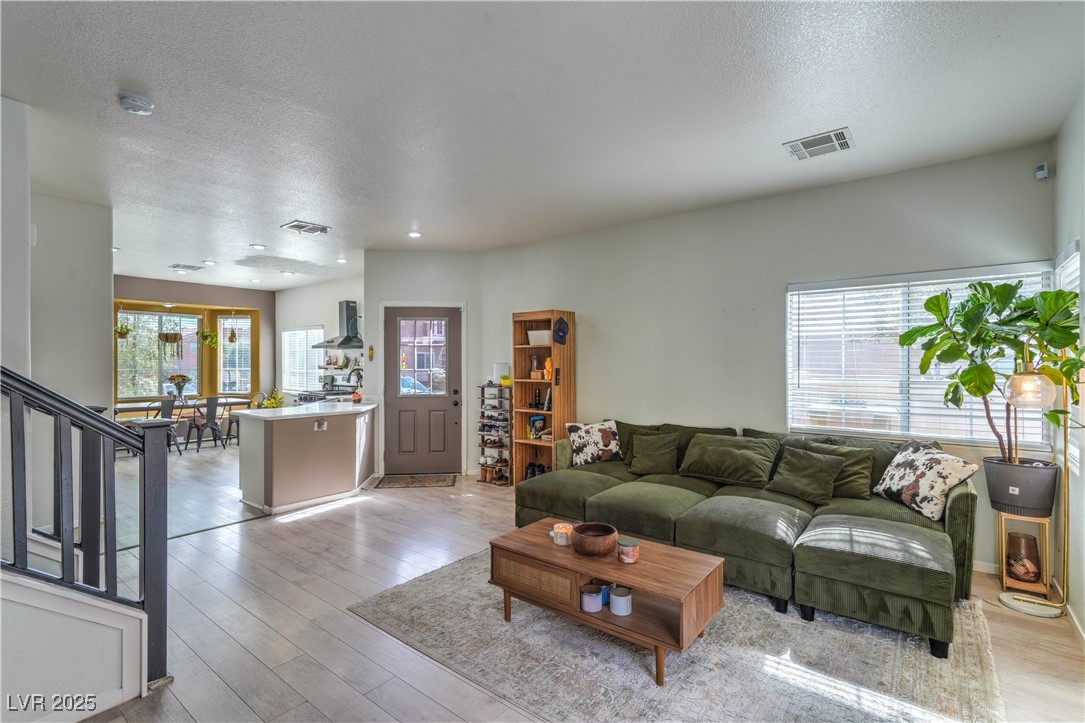 9427 Liquid Loco Street Property Photo 7