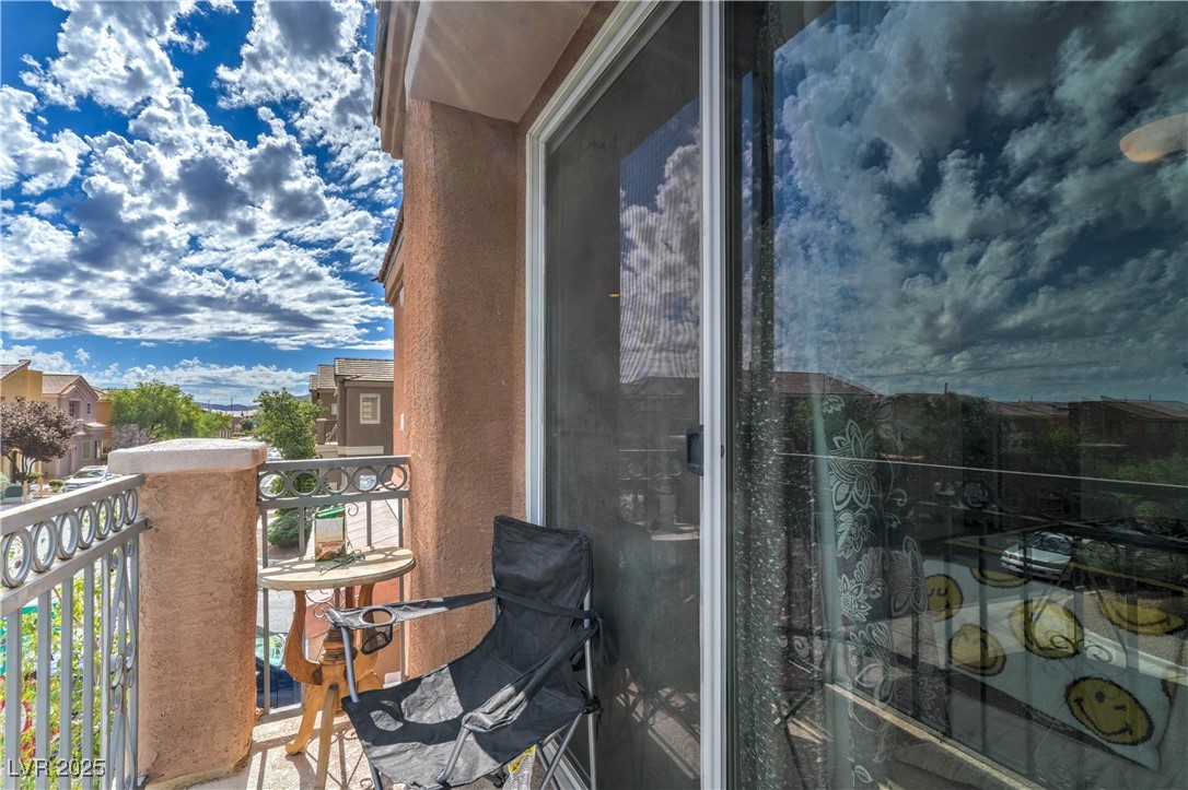 9427 Liquid Loco Street Property Photo 14
