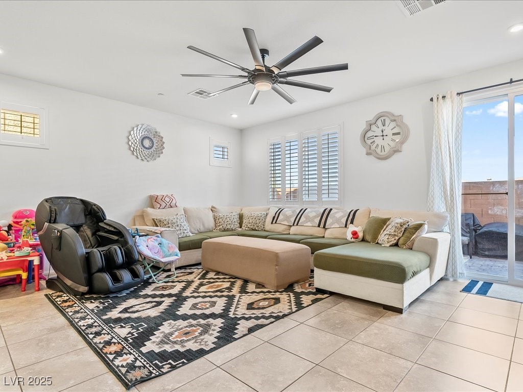 6082 Rose Springs Avenue Property Photo 10