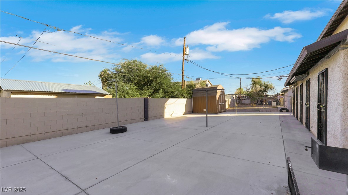 1421 Henry Drive Property Photo 7