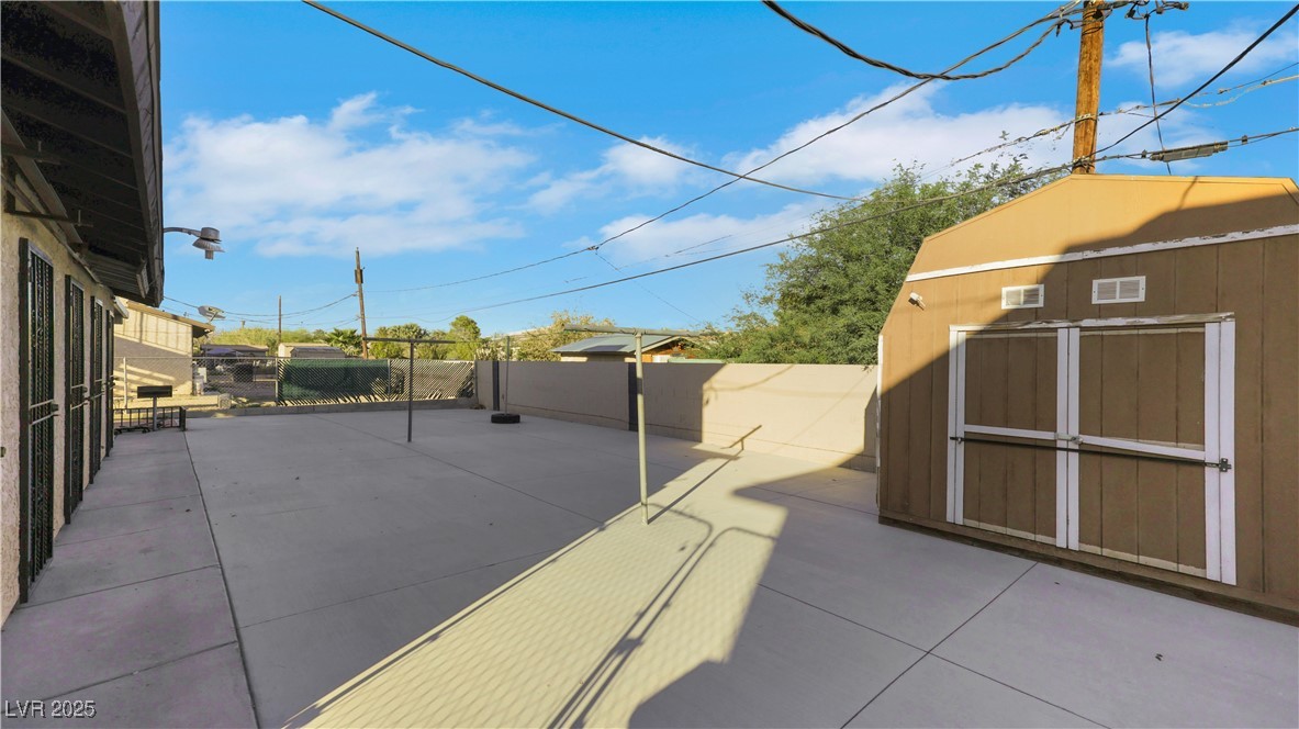 1421 Henry Drive Property Photo 8