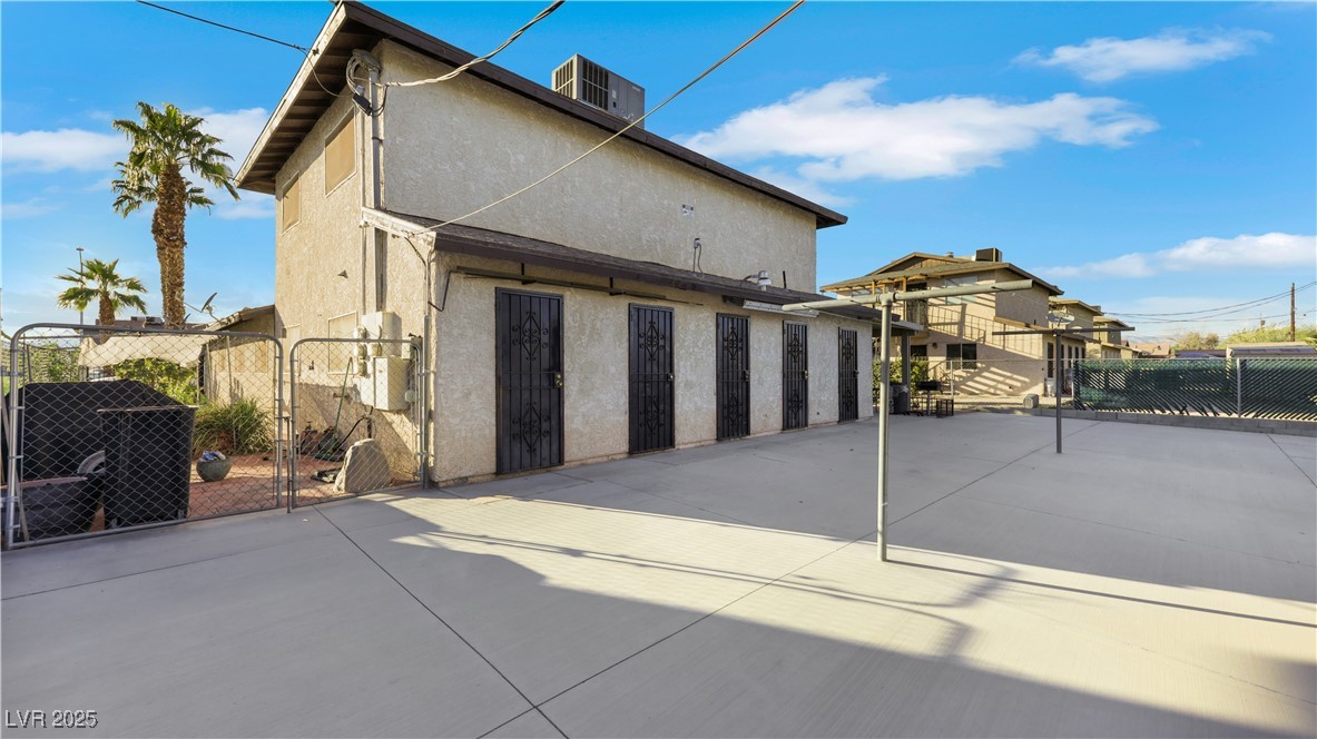 1421 Henry Drive Property Photo 9