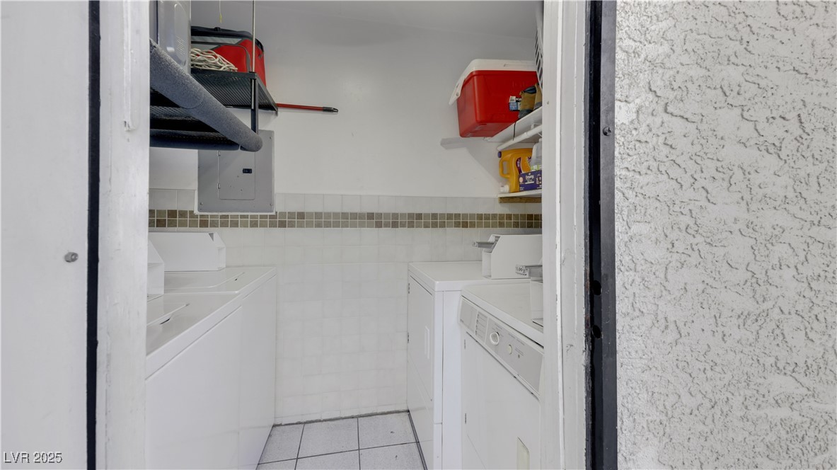 1421 Henry Drive Property Photo 11