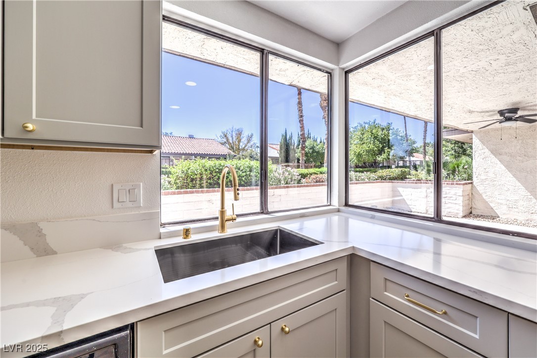 2569 Malabar Avenue Property Photo 7