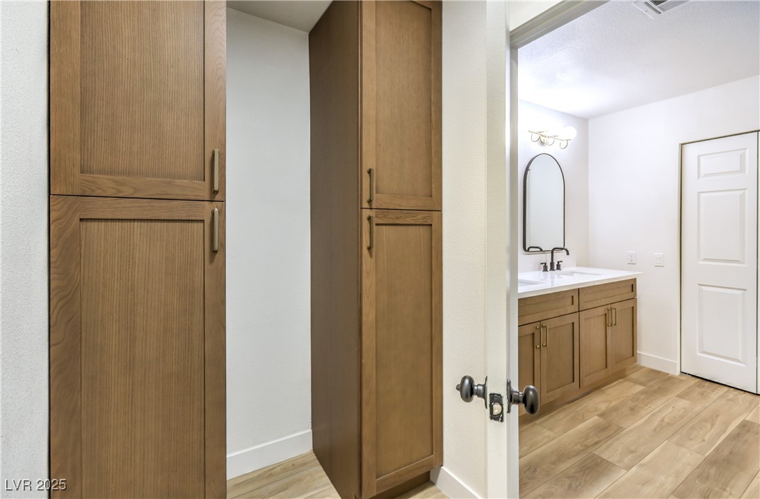 2569 Malabar Avenue Property Photo 14