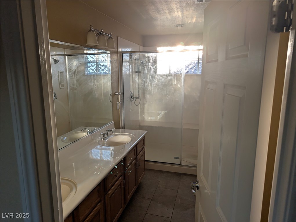 6877 Philharmonic Avenue Property Photo 12