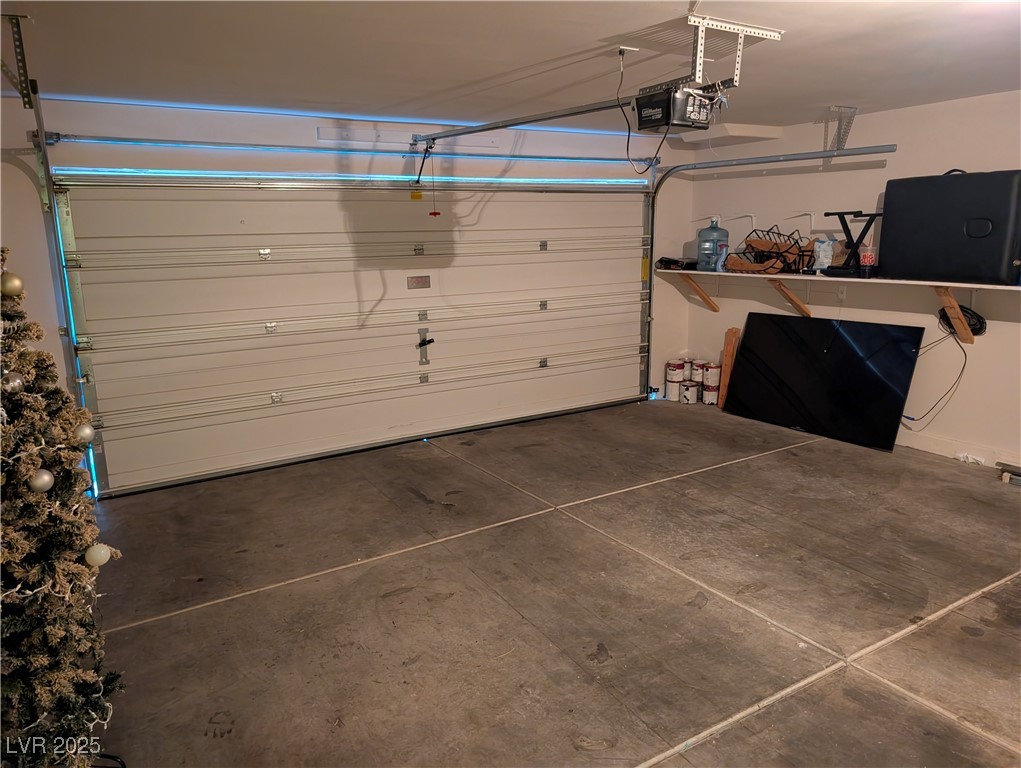 6877 Philharmonic Avenue Property Photo 19